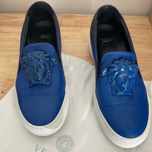 Versace Palazzo Slip-On Sneaker / Loafer in ombré Blue / Black. Size 38.